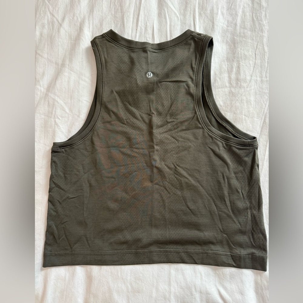 Lululemon cropped muscle tee in army green